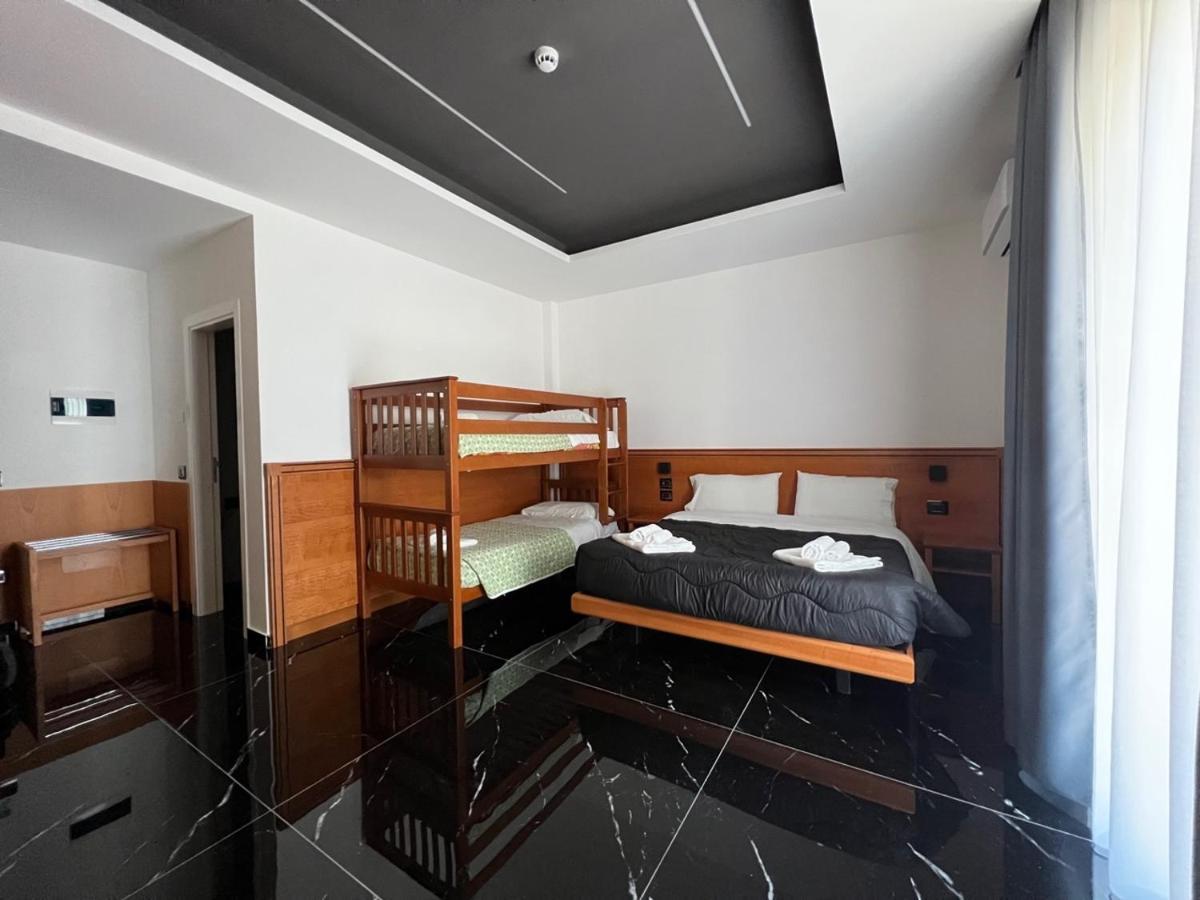 Hotel Tea Deluxe - Praia Прая-а-Маре Екстер'єр фото