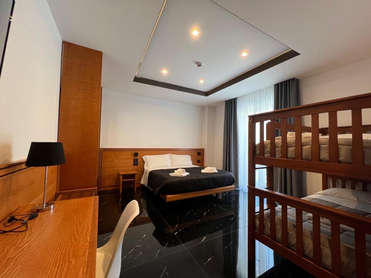 Hotel Tea Deluxe - Praia Прая-а-Маре Екстер'єр фото