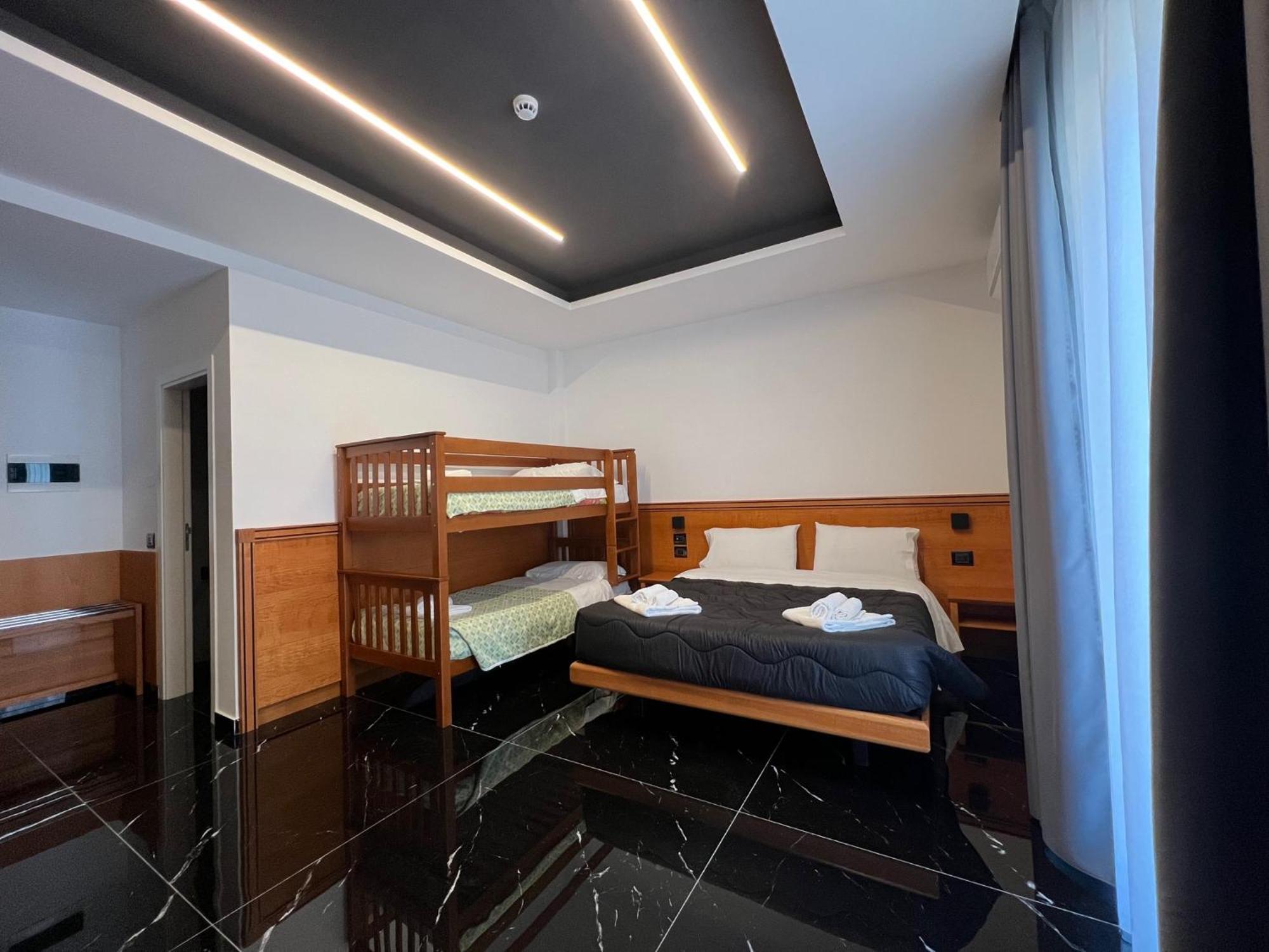Hotel Tea Deluxe - Praia Прая-а-Маре Екстер'єр фото